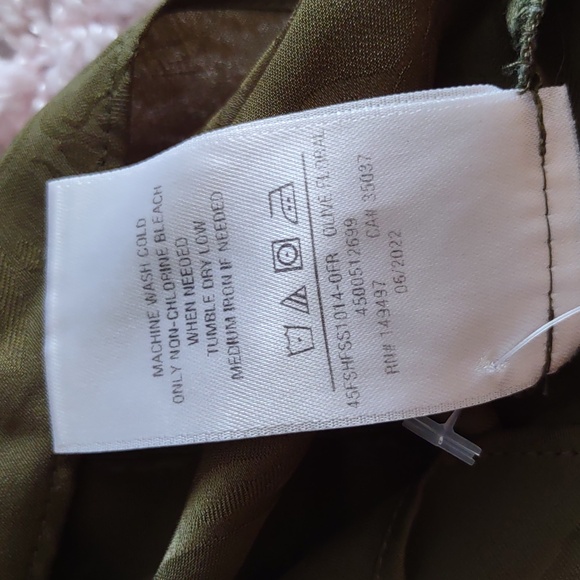 Favorite Daughter Medium Green Button Up Foliage Print Satin Top *FLAWED* - Picture 15 of 16